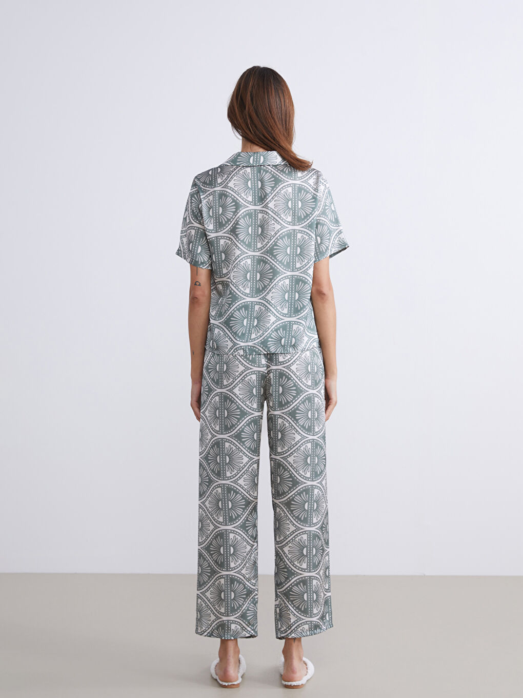 Yeşil Gömlek Yaka Desenli Saten Kadın Pijama Takımı-3