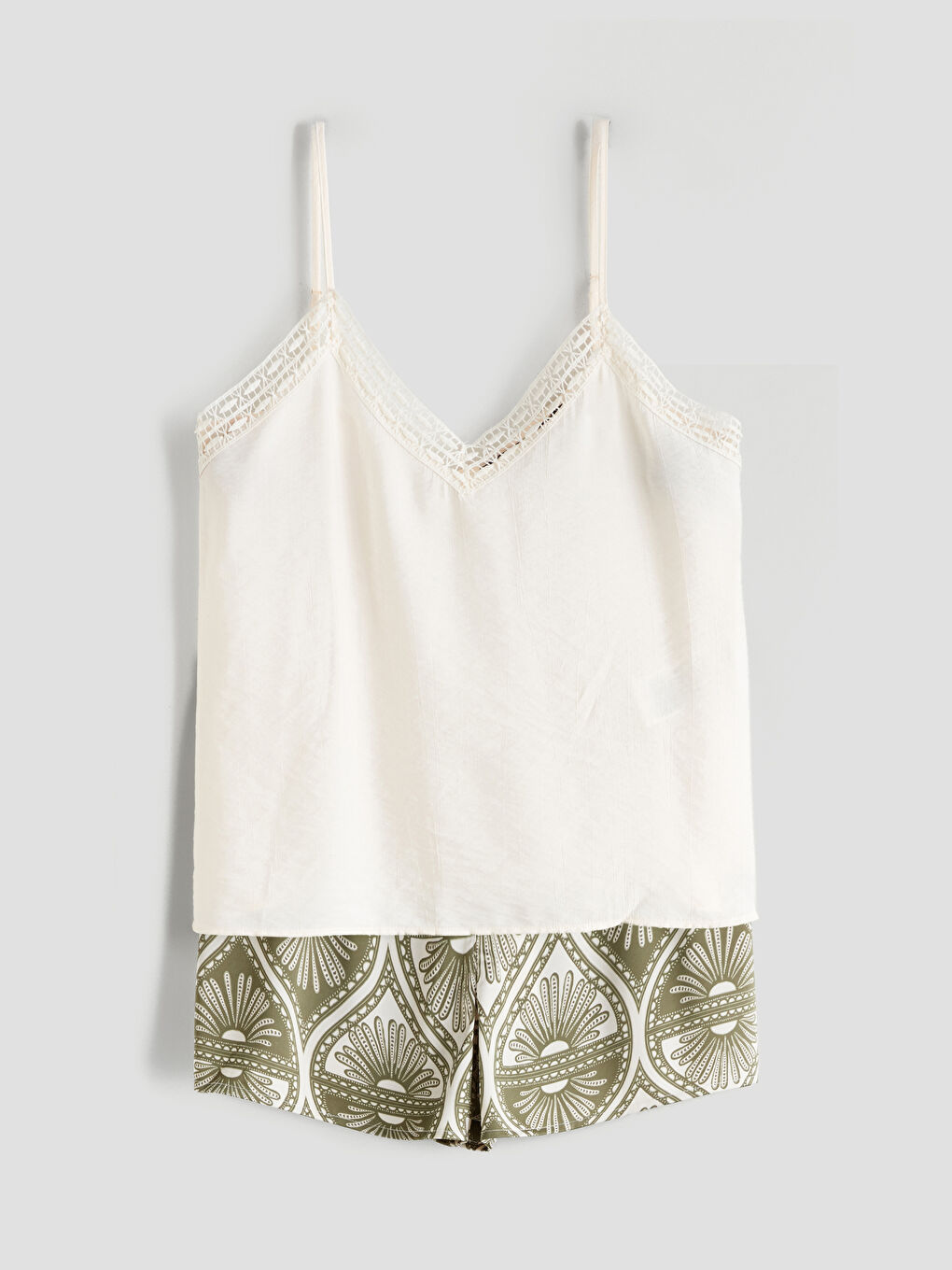 Yeşil V Yaka Askılı Kadın Şortlu Pijama Takımı-4