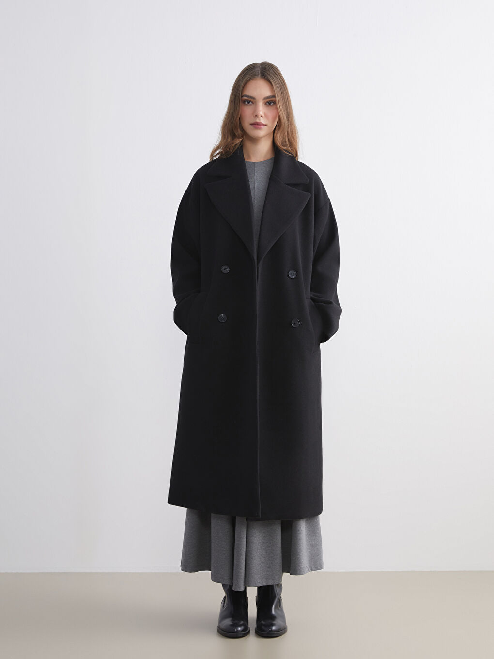 Siyah Ceket Yaka Kadın Kaşe Kaban-1