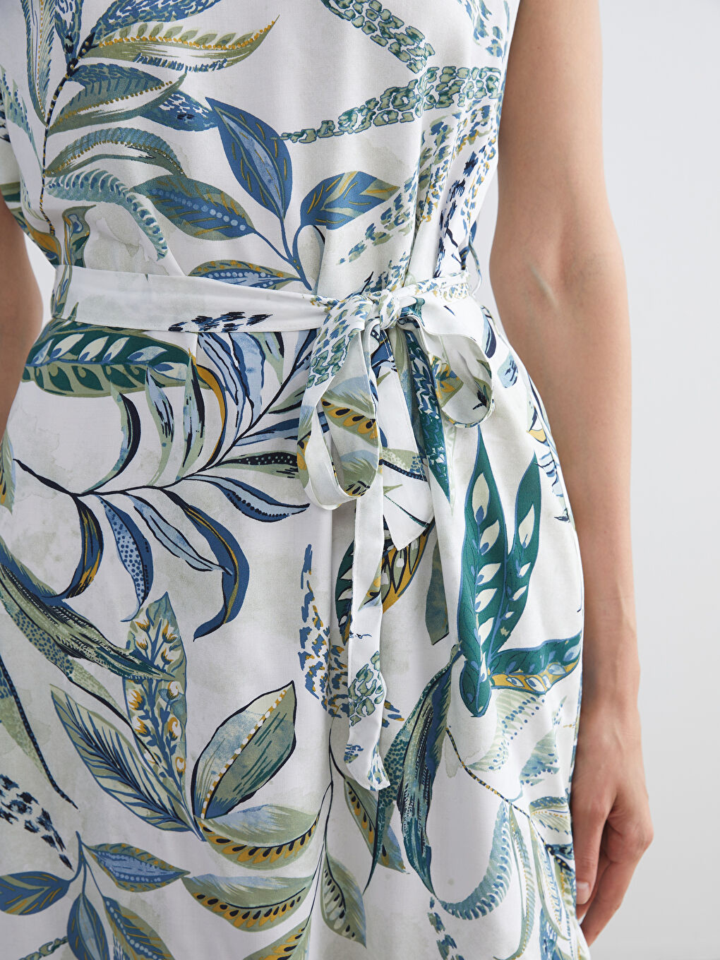 LCW Grace Crew Neck Floral A-Line Dress -W55078Z8-LRA