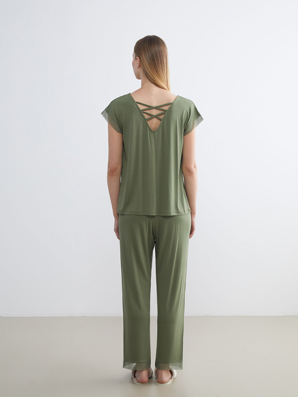 Yeşil V Yaka Kadın Pijama Takımı-4