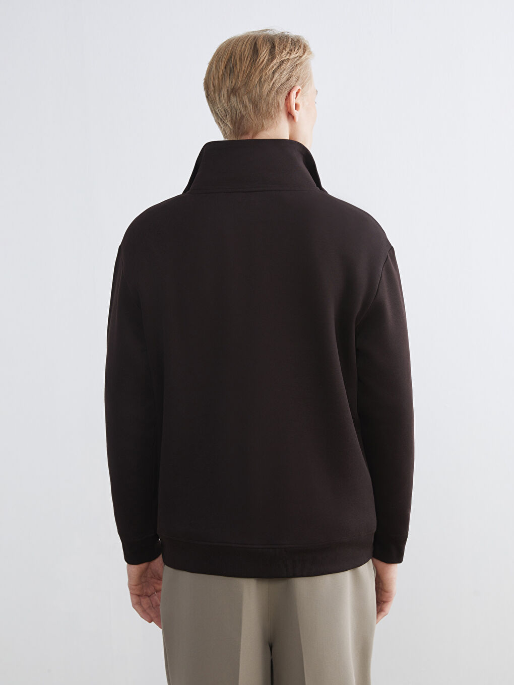 Kahverengi Fermuarlı Dik Yaka Erkek Kalın Sweatshirt-3