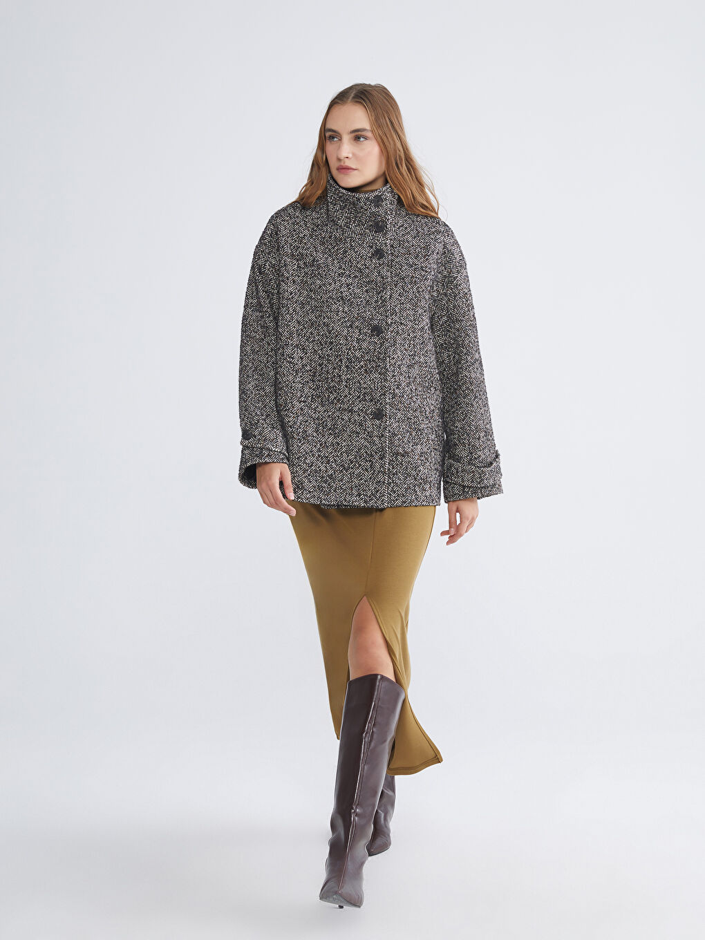 Siyah Dik Yaka Desenli Oversize Kadın Kaşe Kaban-1