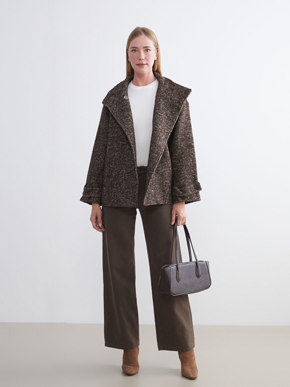 Kahverengi Dik Yaka Desenli Oversize Kadın Kaşe Kaban-1