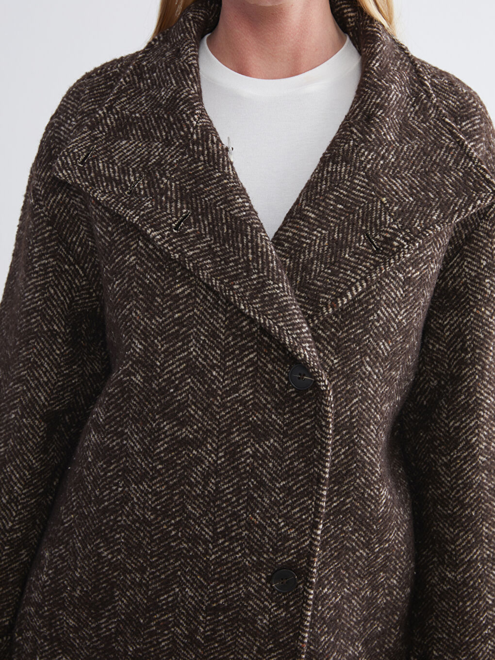 Kahverengi Dik Yaka Desenli Oversize Kadın Kaşe Kaban-2