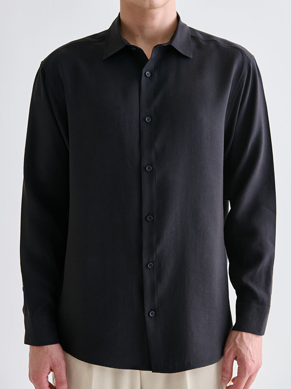 Siyah Rahat Kalıp Uzun Kollu Erkek Gömlek-4