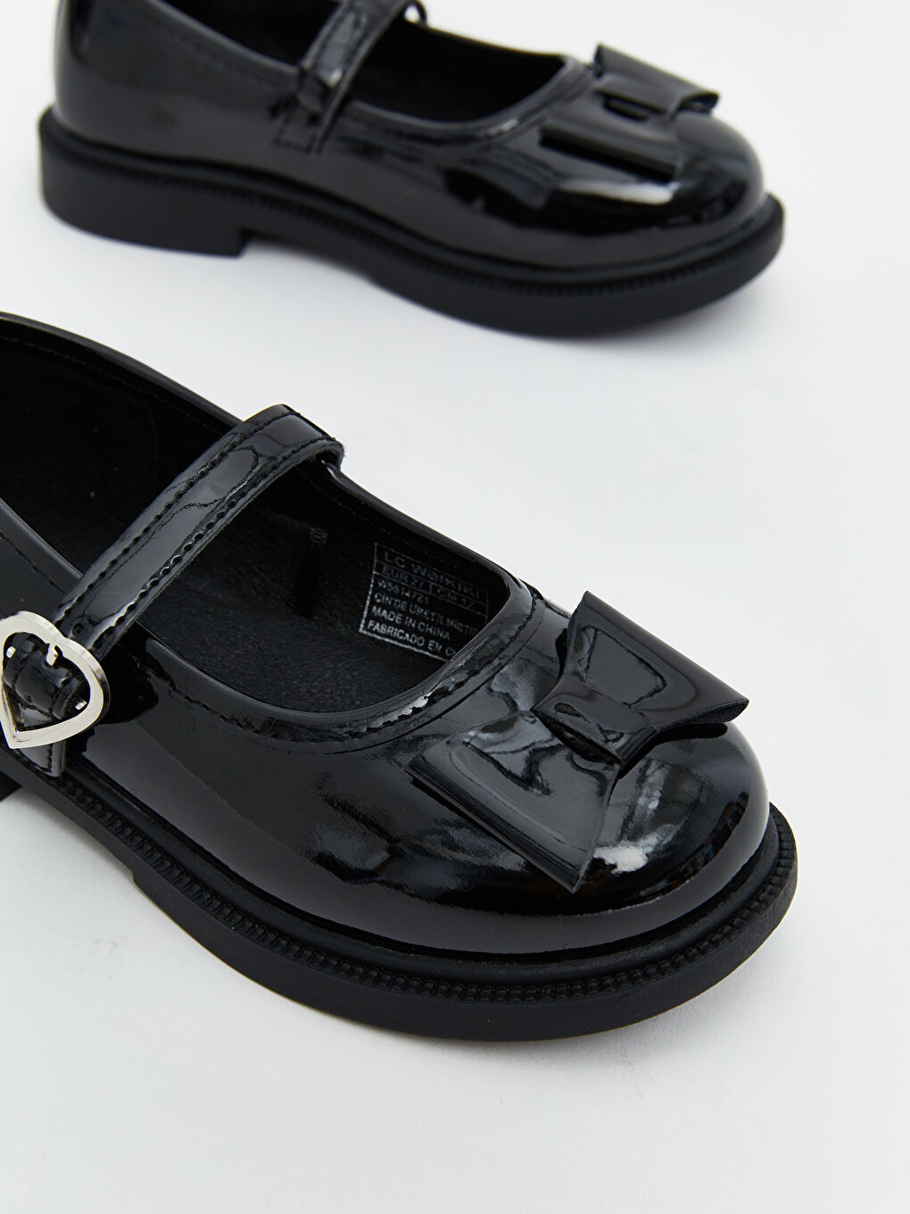 بابەتی کچە منداڵانی شێوە چەرمی بریقەدار-2