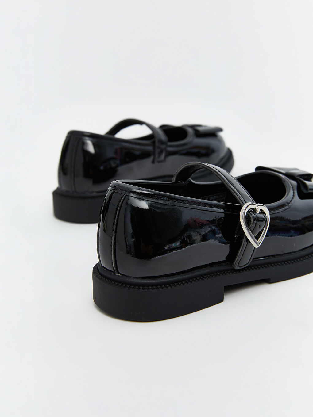 بابەتی کچە منداڵانی شێوە چەرمی بریقەدار-4