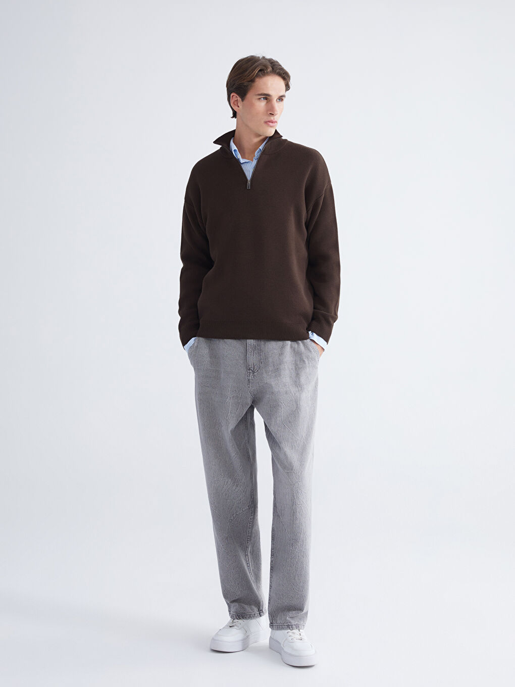 Kahverengi Dik Yaka Uzun Kollu Erkek Triko Kazak-1