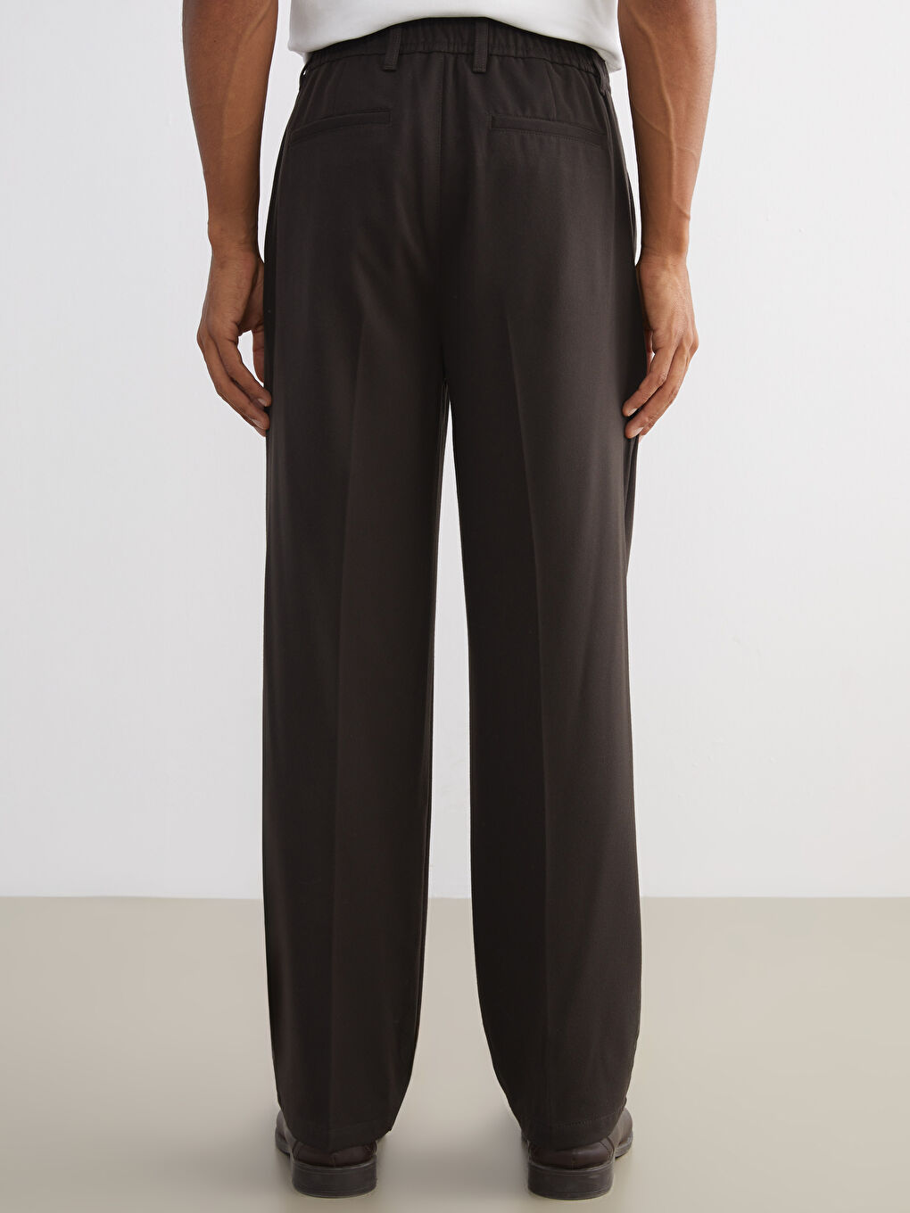 Relaxed Fit Men's Trousers-4