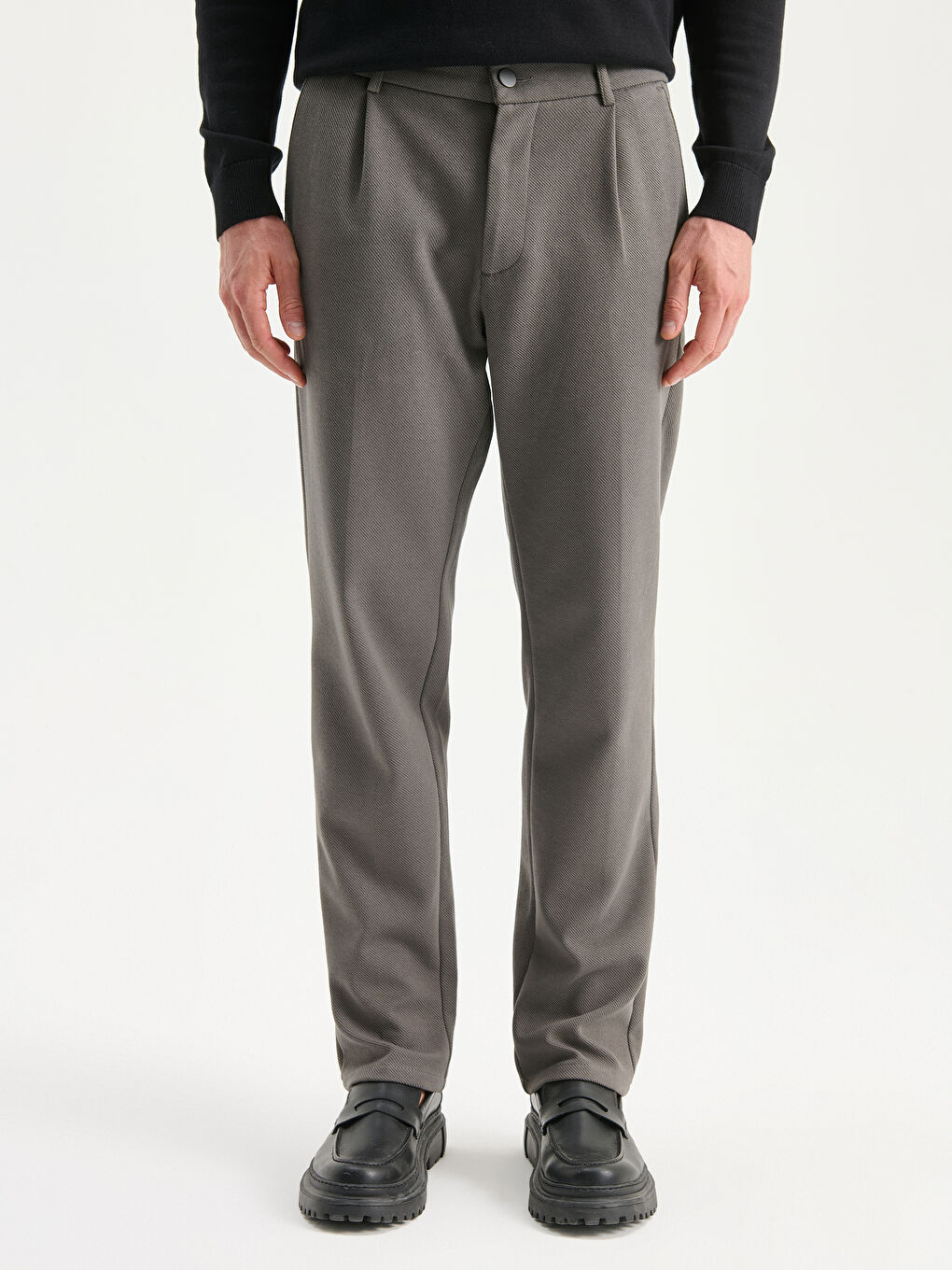 Muške pantalone standardong kroja-1