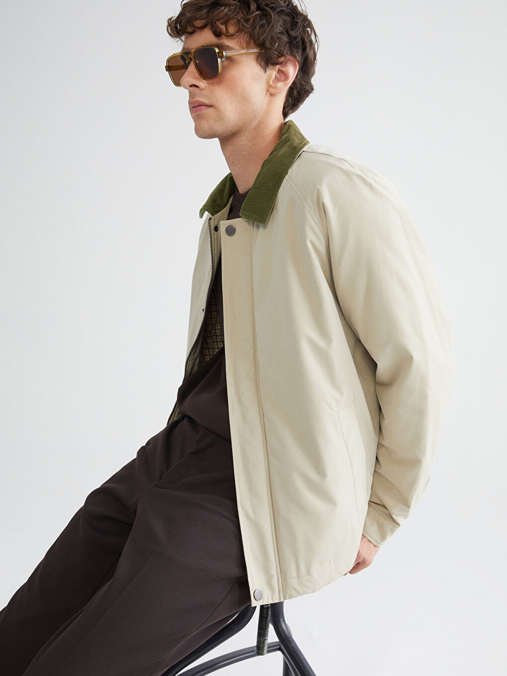 Bej Standart Kalıp Kadife Yaka Erkek Mont