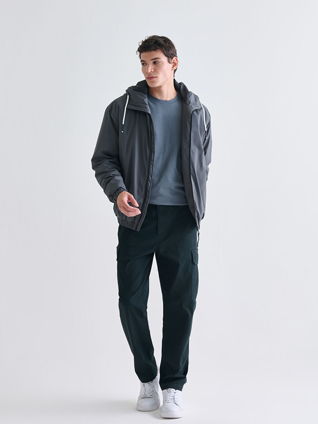 Antrasit Rahat Kalıp Kapüşonlu Erkek Orta Kalın Mont-1