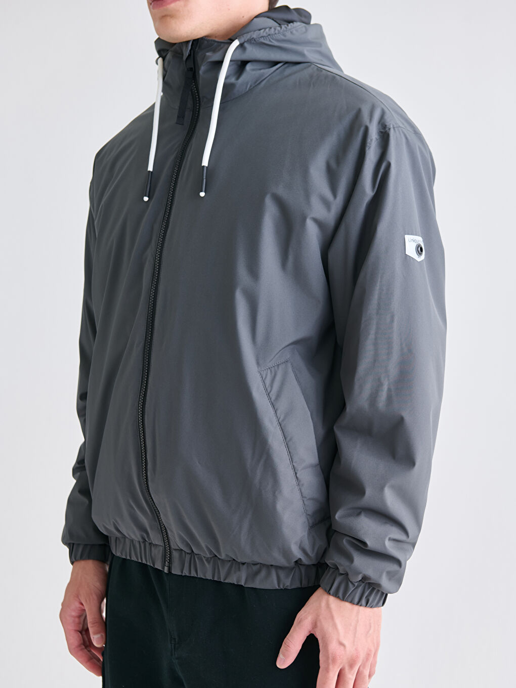 Antrasit Rahat Kalıp Kapüşonlu Erkek Orta Kalın Mont-2