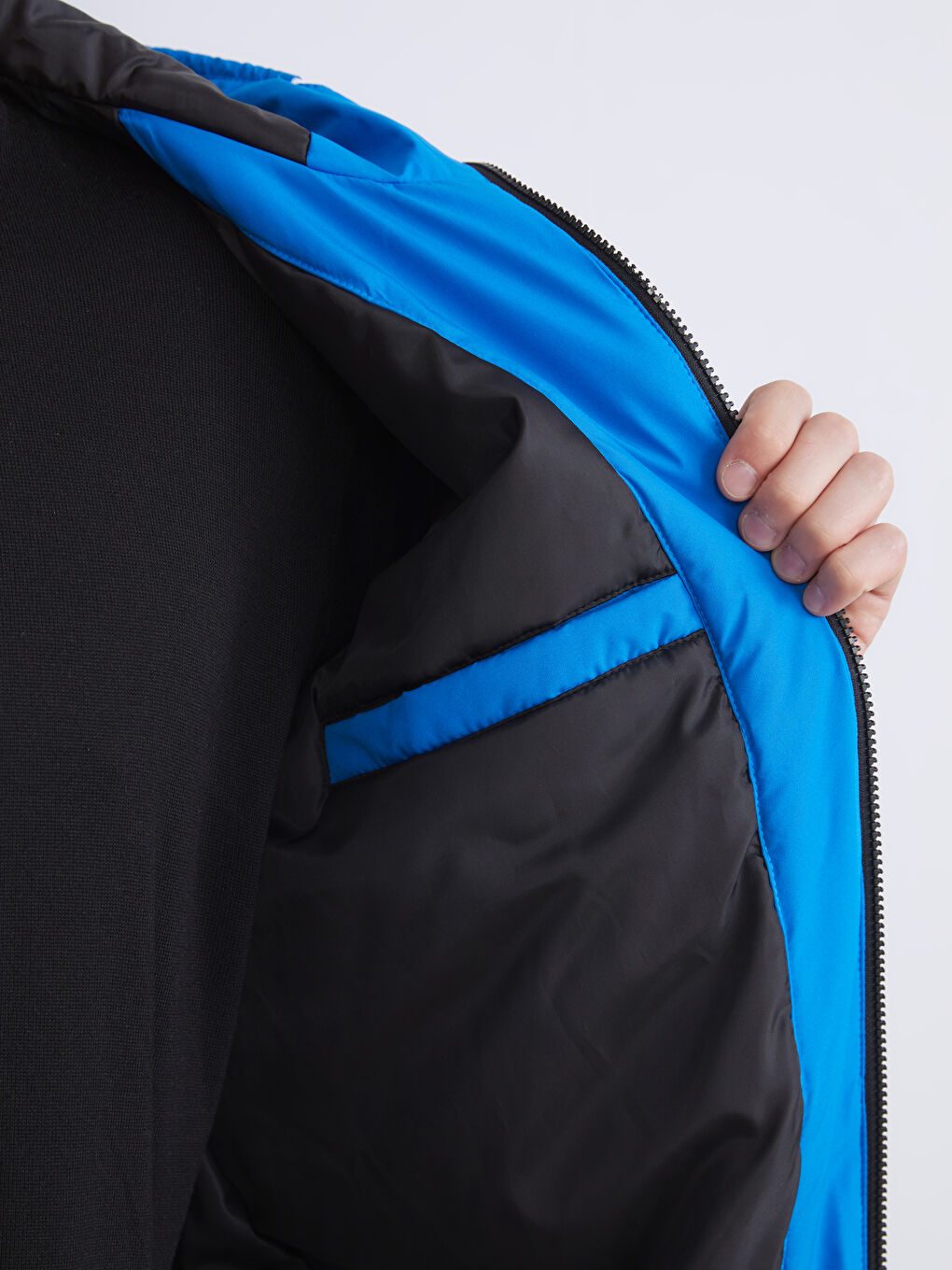 Mavi Rahat Kalıp Kapüşonlu Erkek Orta Kalın Mont-5