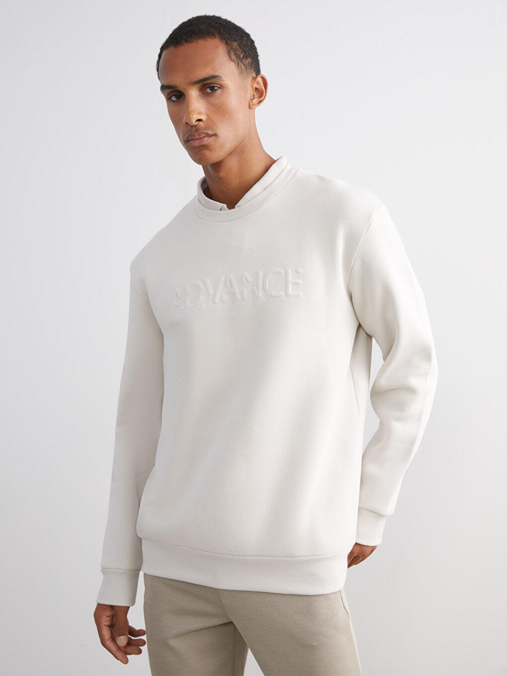 Дөңгелек жағалы ерлерге арналған свитшот