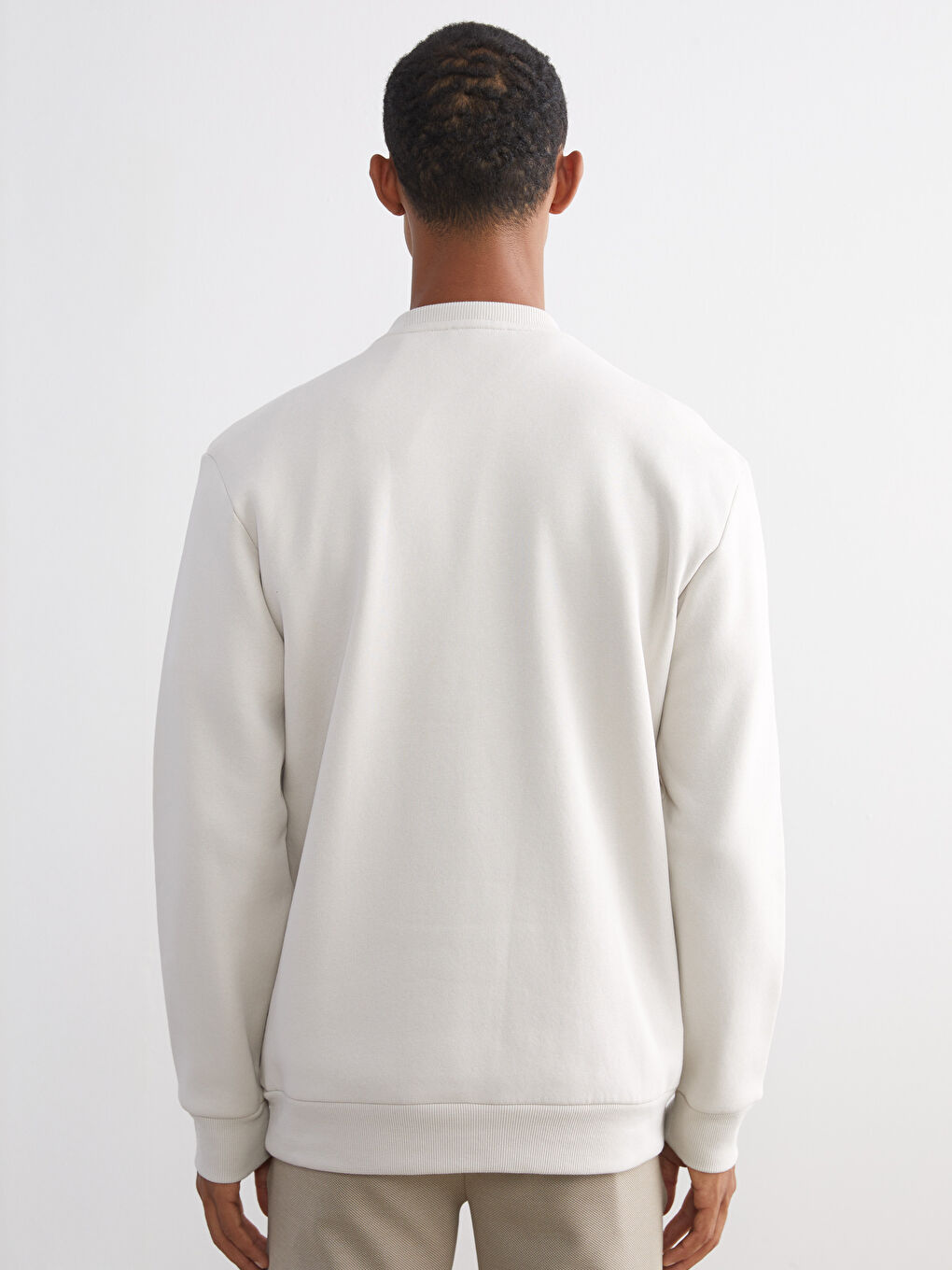 Дөңгелек жағалы ерлерге арналған свитшот-3