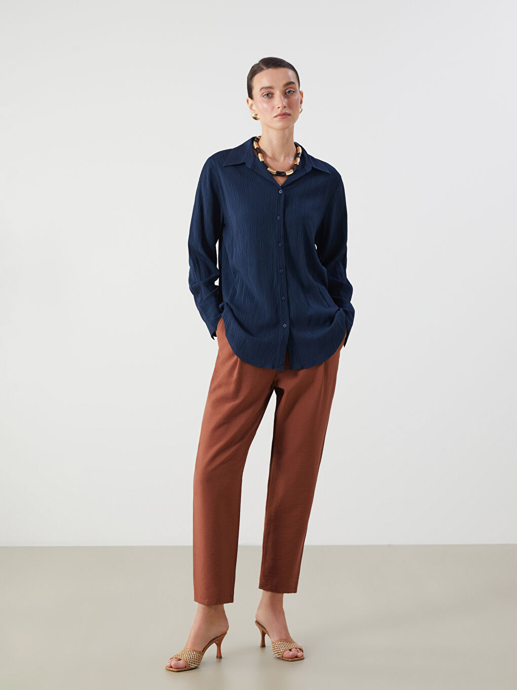 LCWAIKIKI Classic Textured Women's Shirt -W55377Z8-Z3H