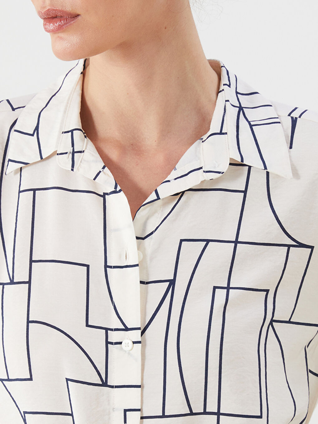 LCWAIKIKI Classic Patterned Oversize Women's Shirt Tunic -W55379Z8-LEN