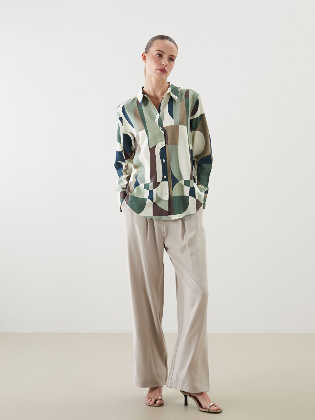 LCWAIKIKI Classic Patterned Women's Shirt -W55414Z8-LRR