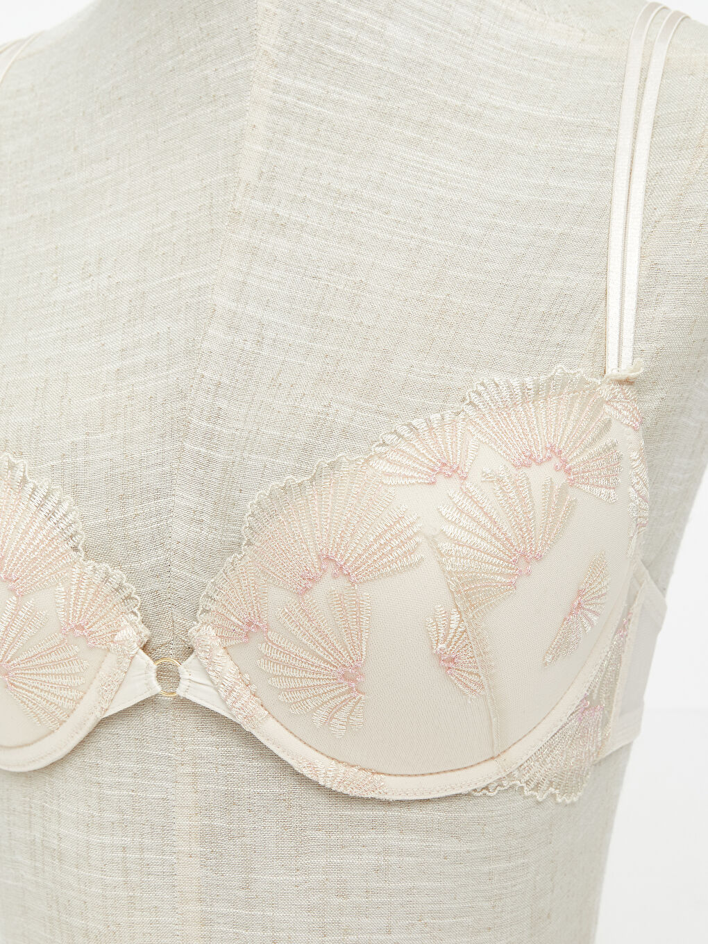 Pembe Balenli Dolgusuz Dantel Detaylı Fantezi Tişört Sütyen-2