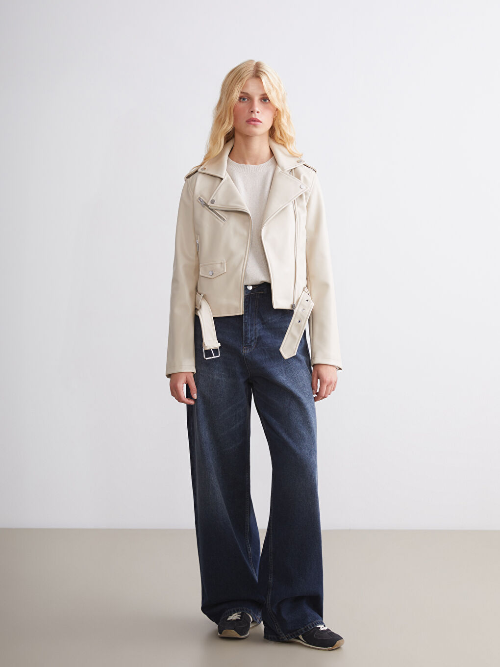 Ekru Biker Yaka Kadın Deri Görünümlü Ceket-1