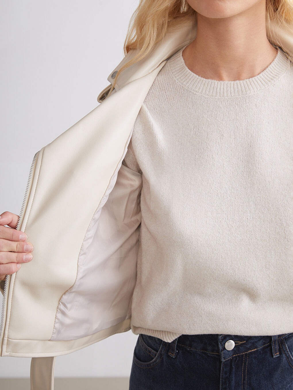Ekru Biker Yaka Kadın Deri Görünümlü Ceket-3