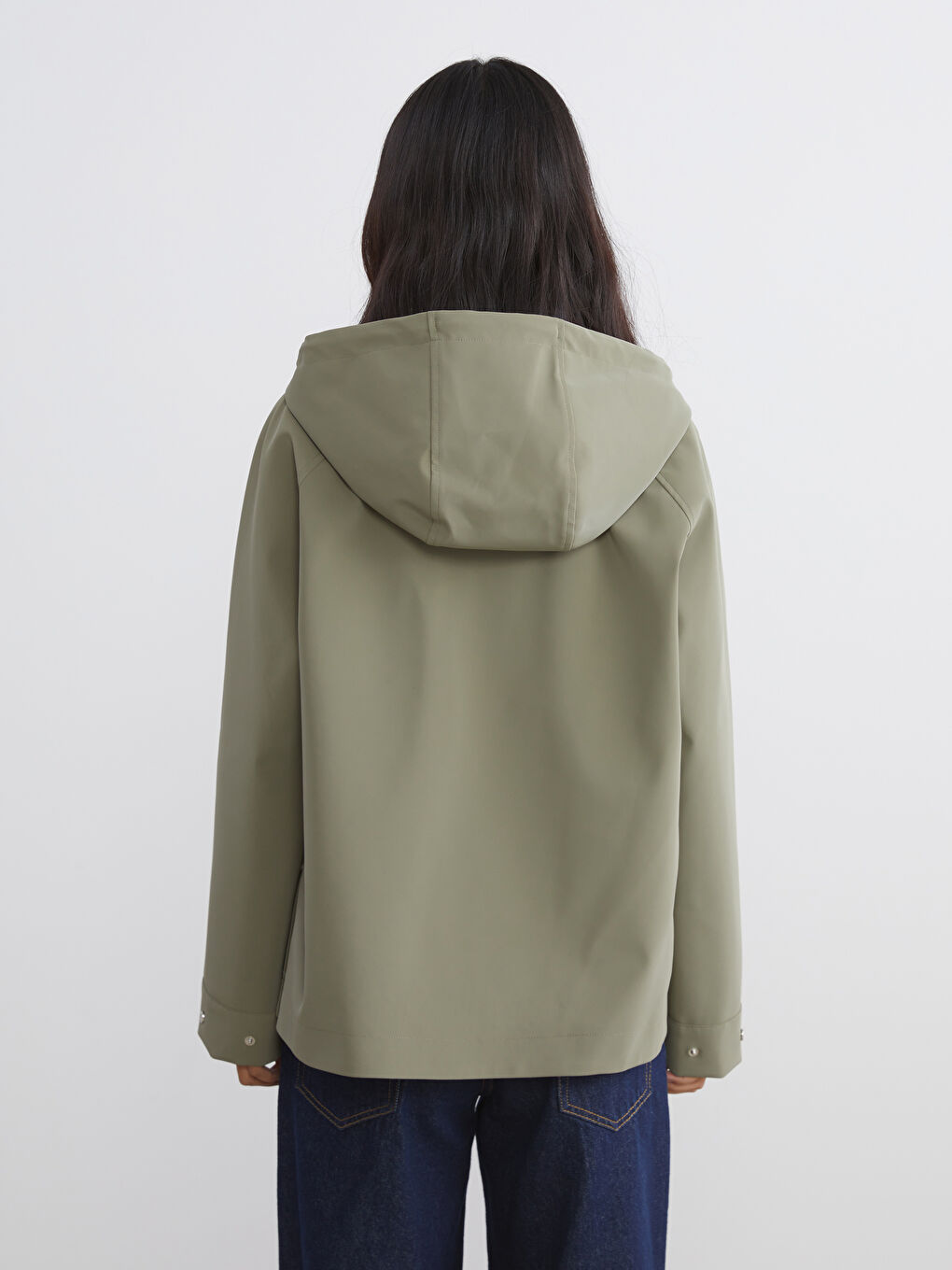 Haki Kapüşonlu Oversize Deri Görünümlü Kadın Yağmurluk-3