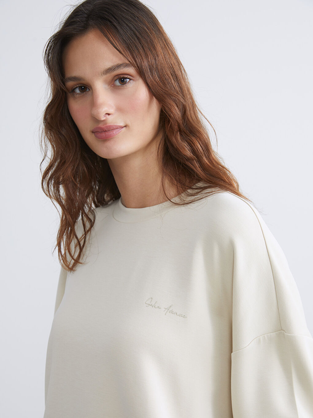 LCW Vision Crew Neck Embroidered Oversize Women's Sweatshirt -W55564Z8-G7K