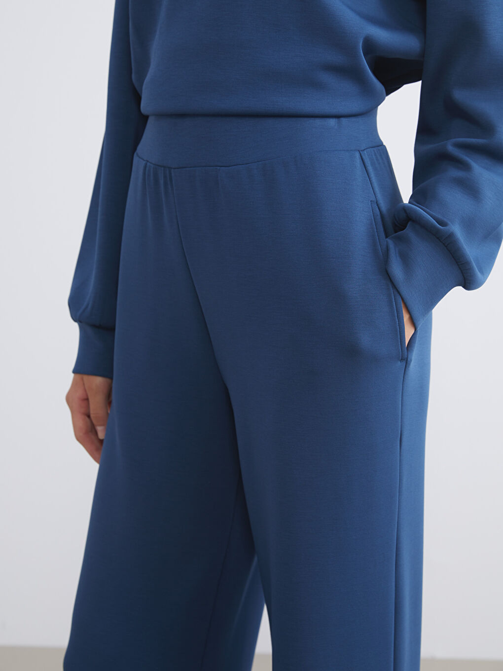 LCW Vision Women's Sweatpants with Elasticated Waist and Modal Blend -W55565Z8-LYB