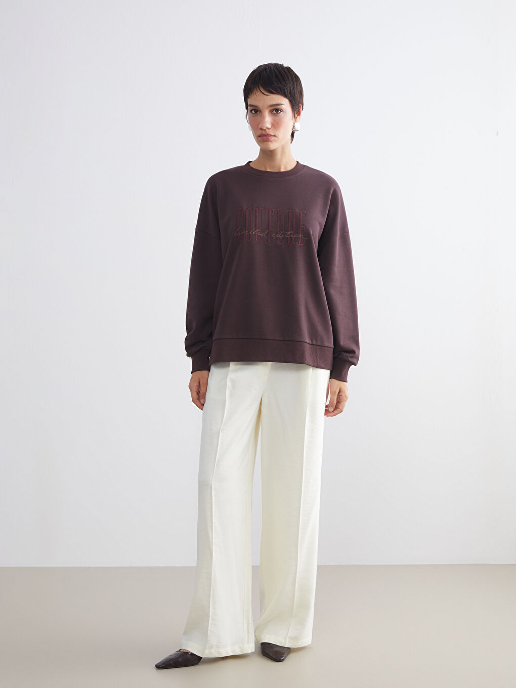 LCW Vision Crew Neck Embroidered Oversize Women's Sweatshirt -W55569Z8-JR3