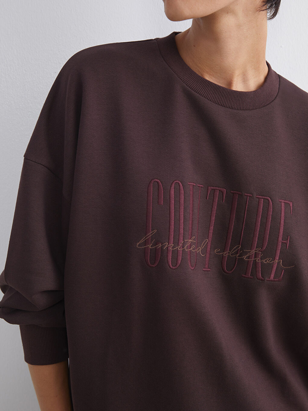 LCW Vision Crew Neck Embroidered Oversize Women's Sweatshirt -W55569Z8-JR3