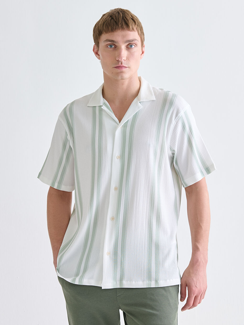 LCW Vision Regular Fit Short Sleeve Striped Dobby Fabric Men's Shirt -W55577Z8-GU2