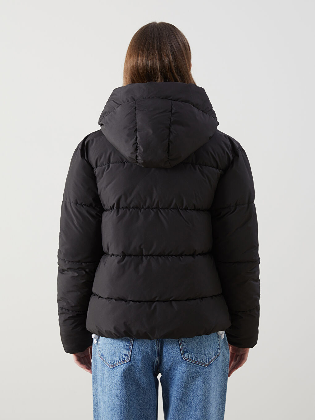 Женский пуховик с капюшоном-4