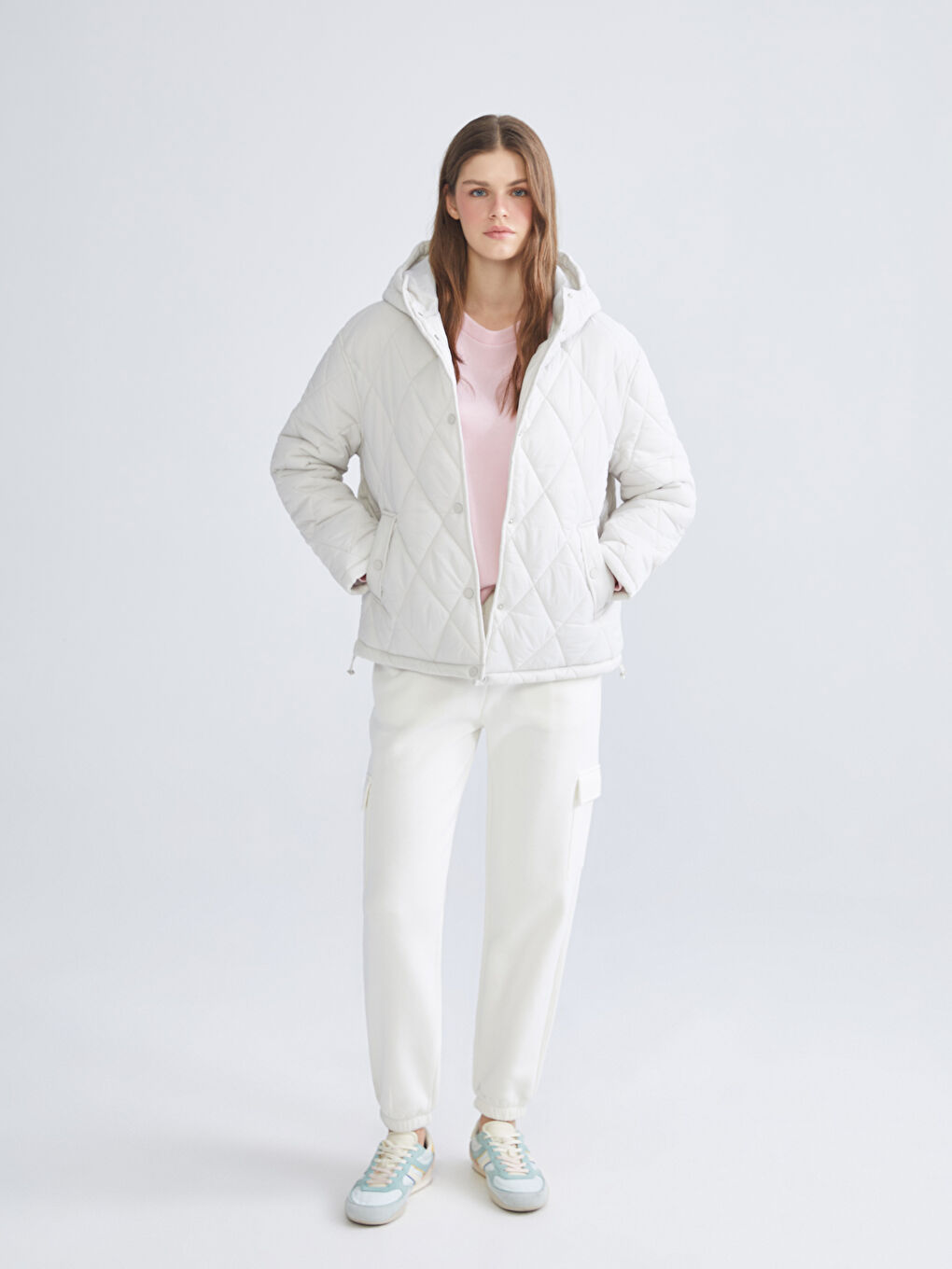 Ekru Kapüşonlu Kapitone Oversize Kadın Şişme Mont-1