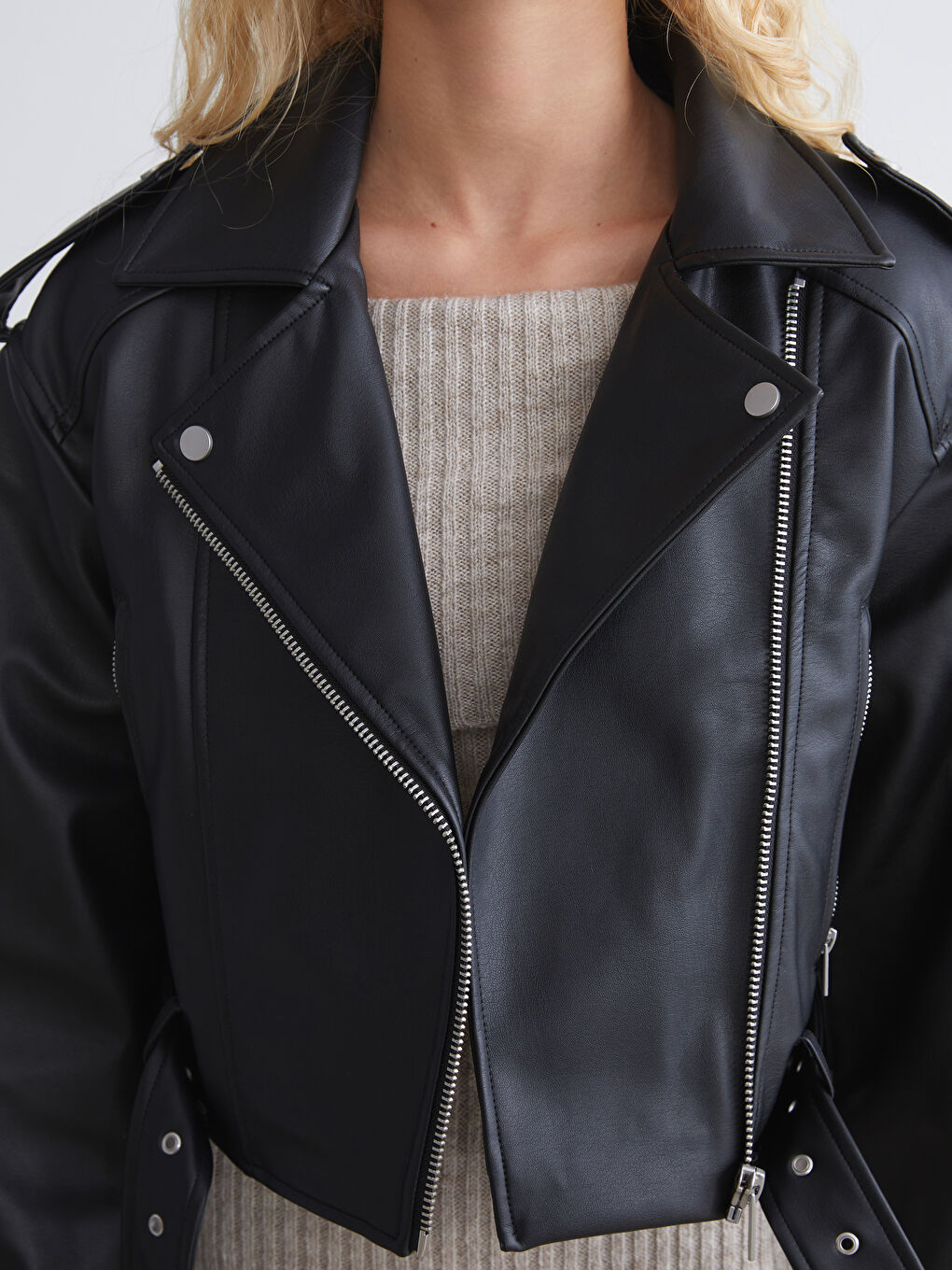 Biker Neck Crop Women's Faux Leather Jacket-2