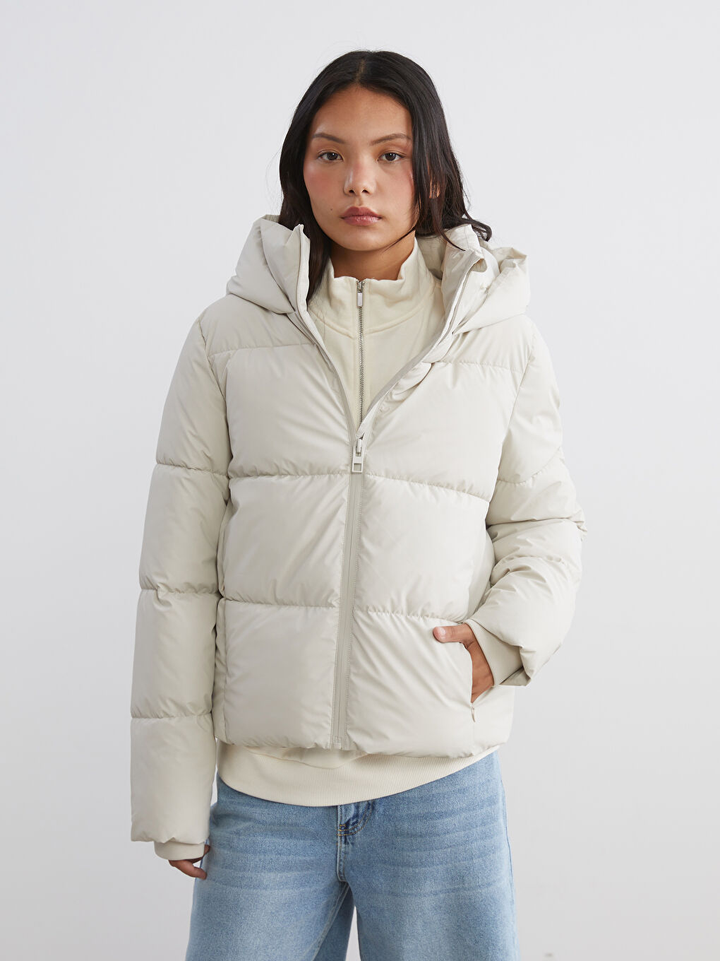 Bej Kapüşonlu Kadın Şişme Mont