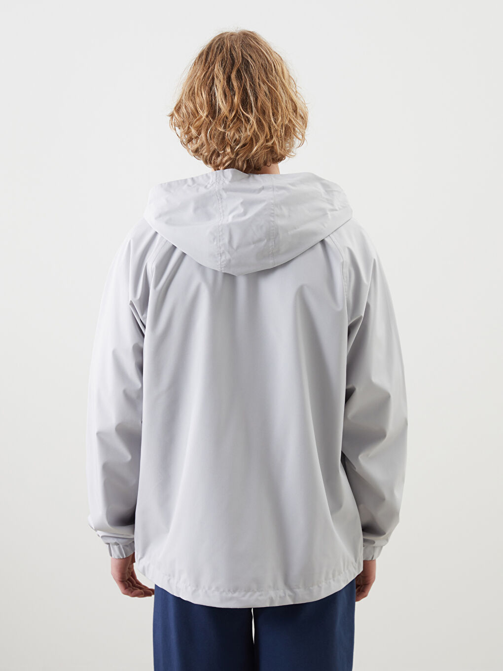 Gri Kapüşonlu Erkek Yağmurluk-5