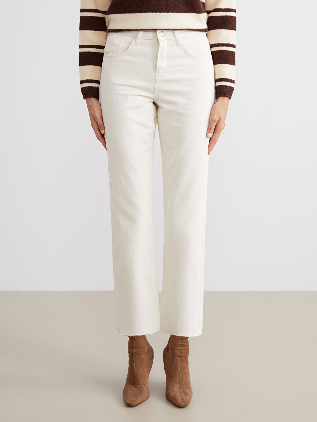 Ekru Straight Fit Kadın Jean Pantolon-1