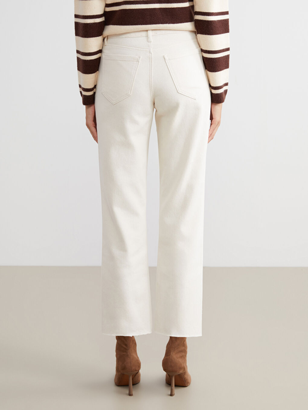 Ekru Straight Fit Kadın Jean Pantolon-3