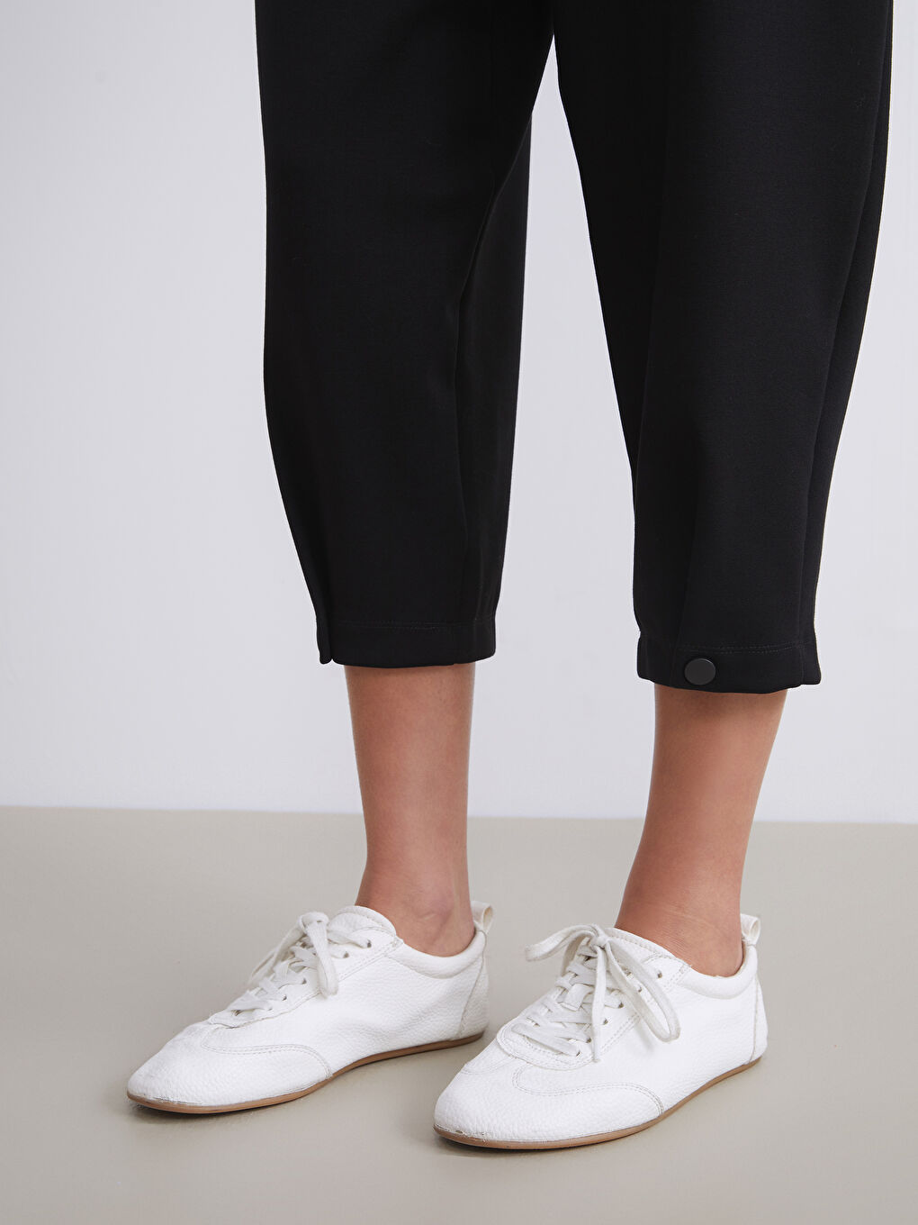 Siyah Beli Lastikli Kadın Eşofman Altı-3