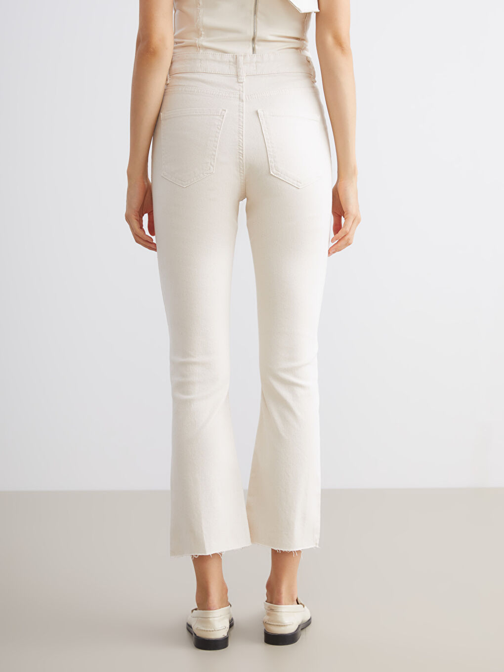 Ekru Crop Flare Kadın Jean Pantolon-3