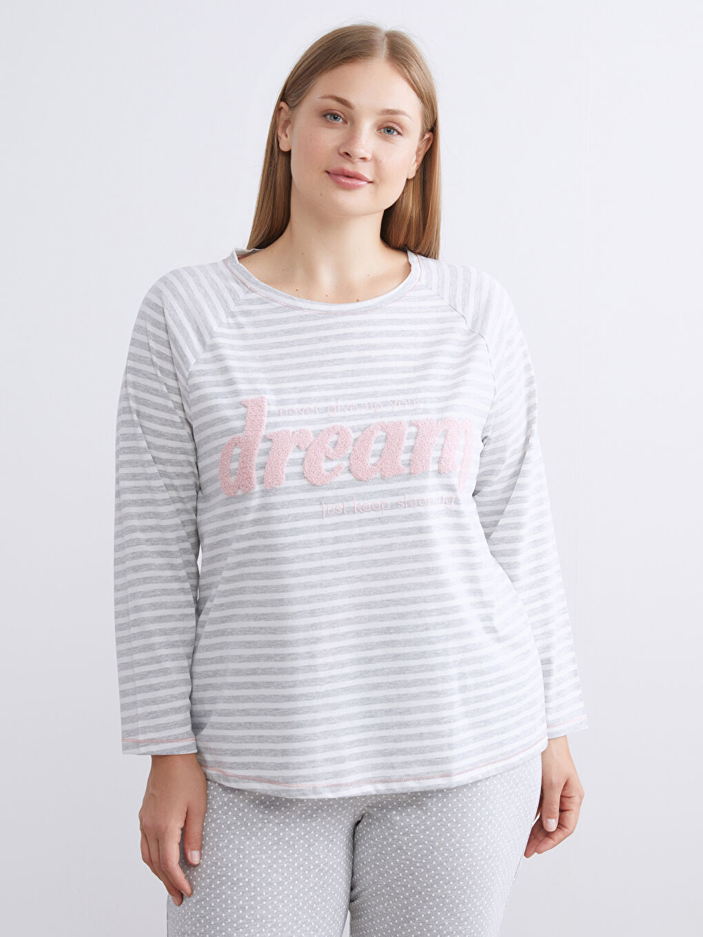 Crew Neck Embroidered Women's Pyjama Set-5