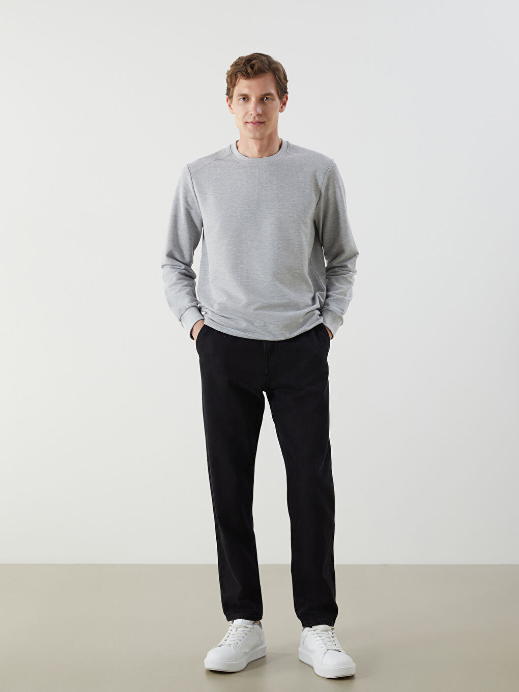 Sweat-shirt à Manches Longues pour Hommes avec Col Rond-1
