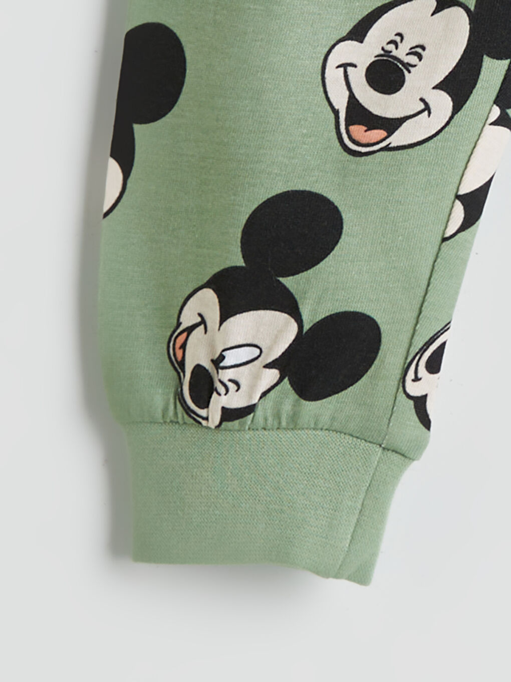 LCW baby Crew Neck Mickey Mouse Printed Baby Boys' Pyjama Set -W56015Z1-LRR