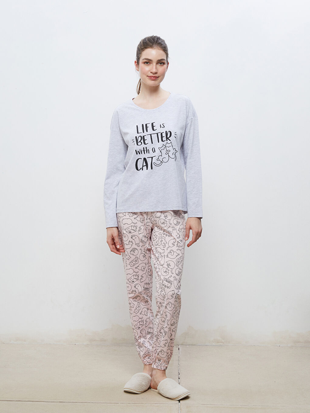 LCW DREAM طقم بيجامة نساء مطبوع بكول مدور -W56036Z8-LT4