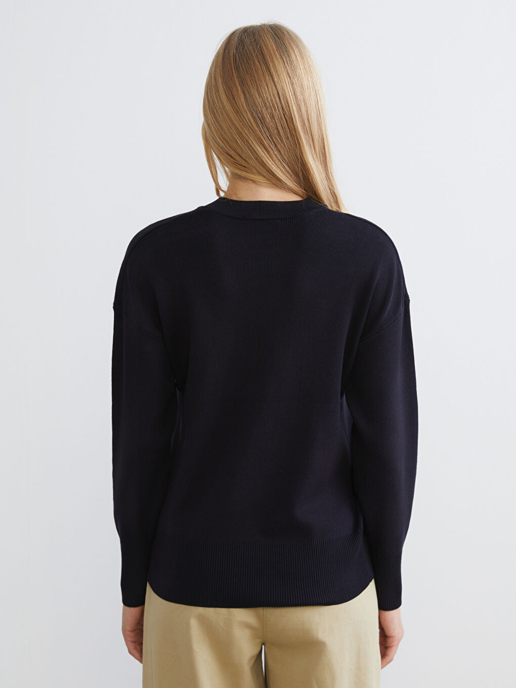 Crew Neck Women's Knitwear Sweater-3