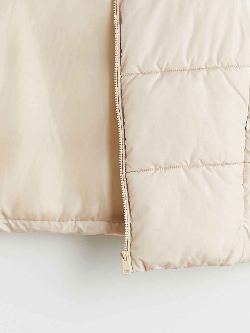 Funnel Neck Women's Puffer Gilet-1