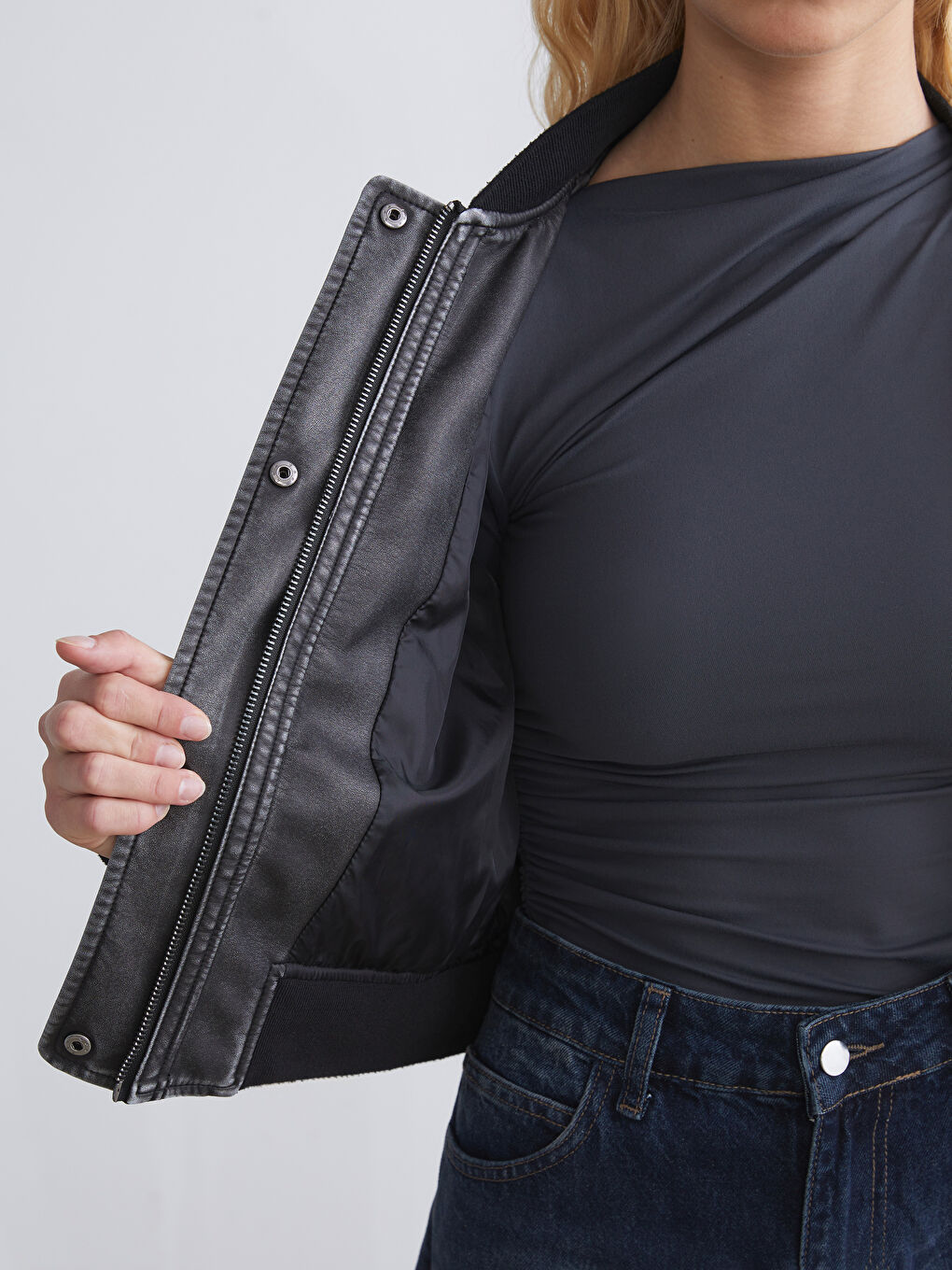 Siyah Kolej Yaka Kadın Deri Görünümlü Ceket-3