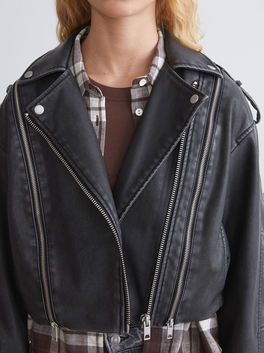 Siyah Biker Yaka Crop Kadın Deri Görünümlü Ceket-2